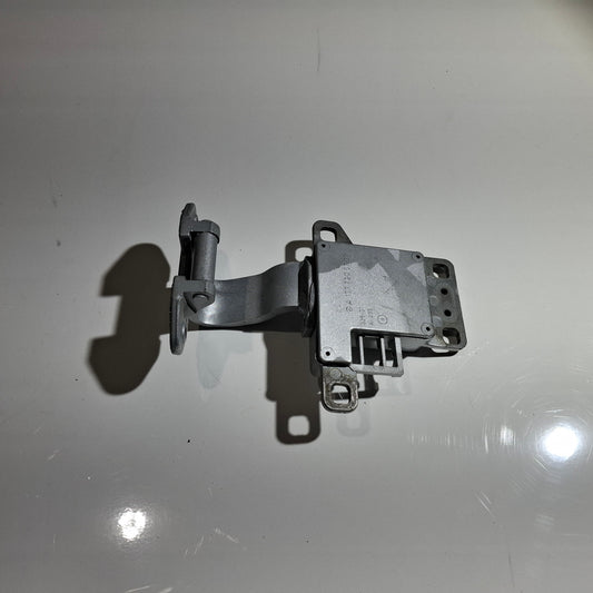 DOOR HINGE