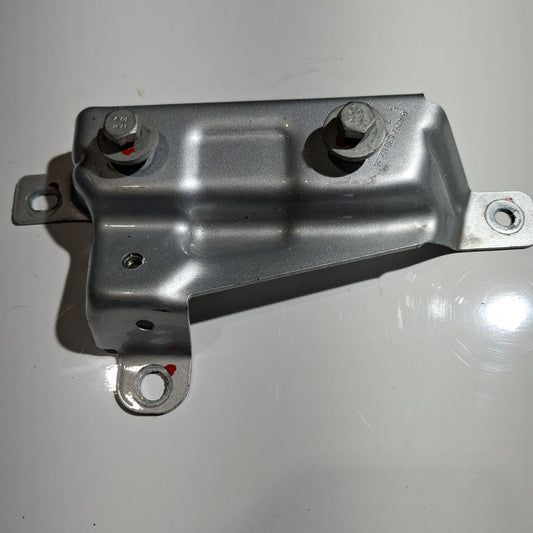 BRACKET HINGE ENGINE HOOD RI