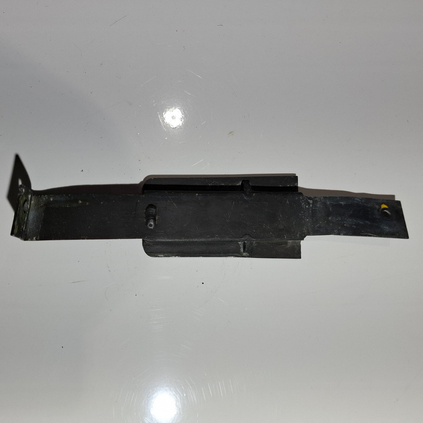 BRACKET WINDSHIELD WASHER FLUID RESERVOIR