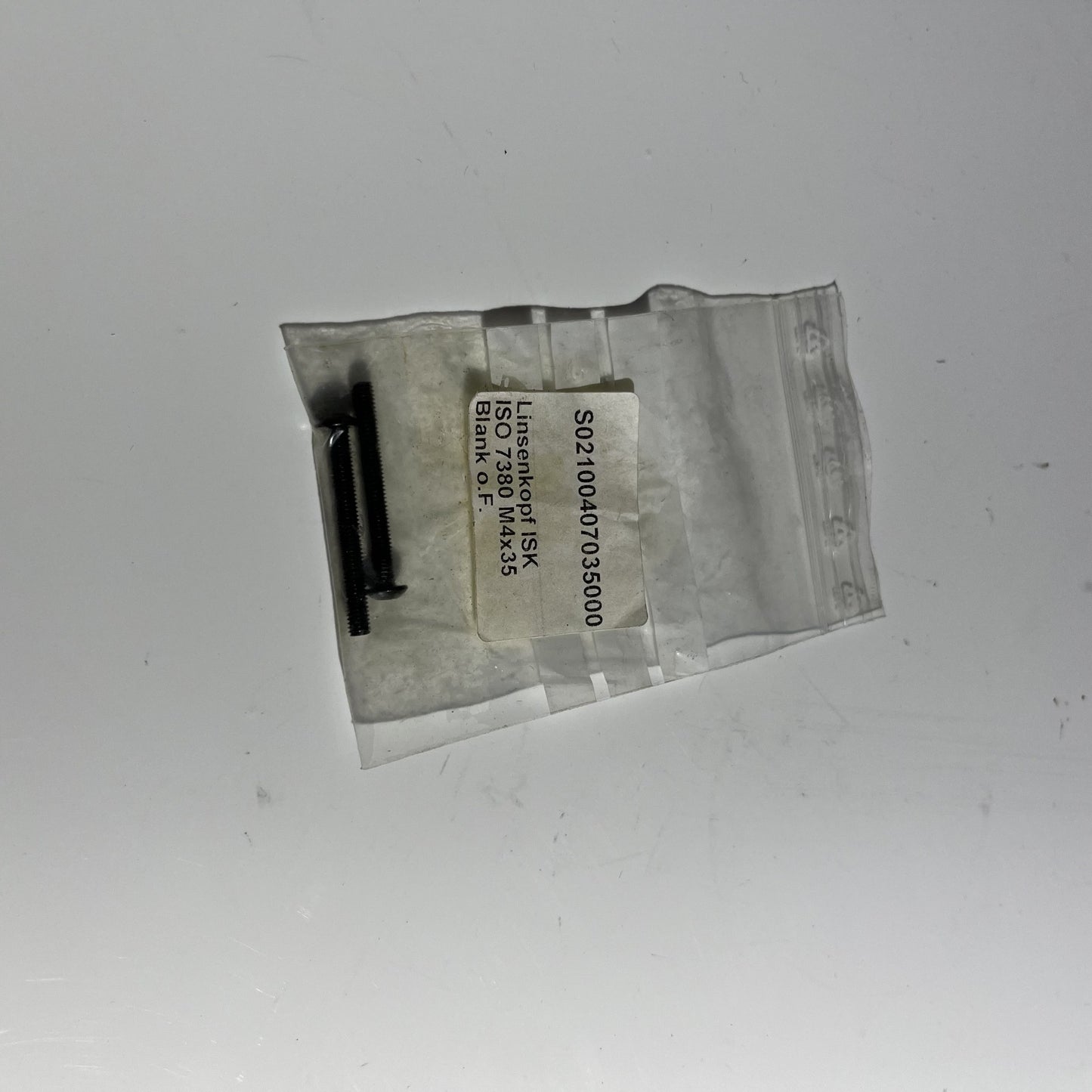 FILLISTER HEAD SCREW M4X35