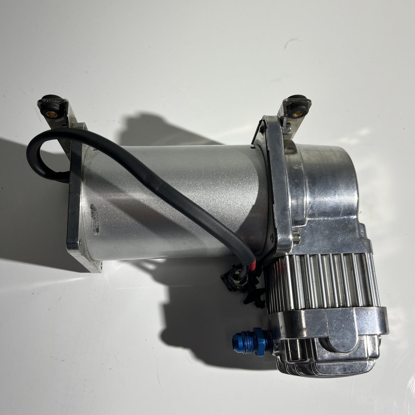 COMPRESSOR