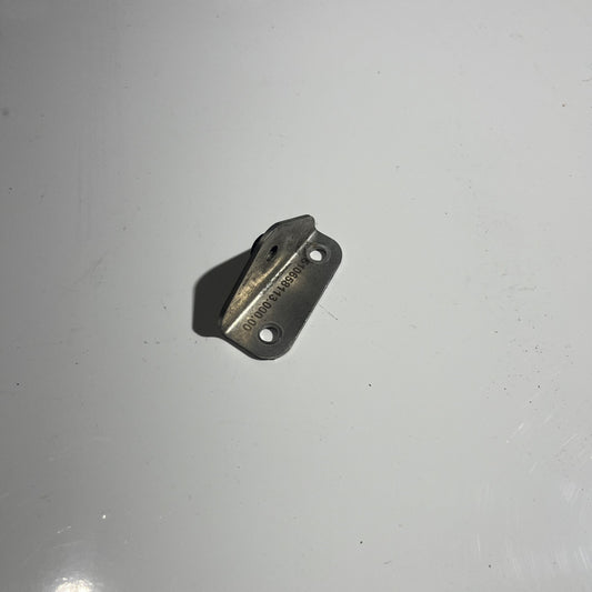 MUFFLER L-BRACKET RI FR
