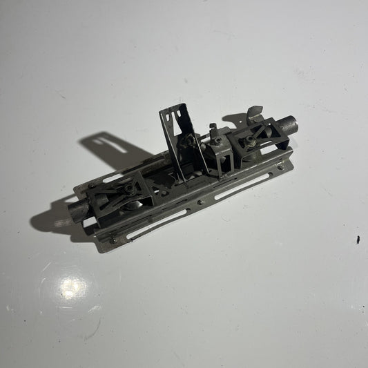 MOUNT RELEASE DOOR RI