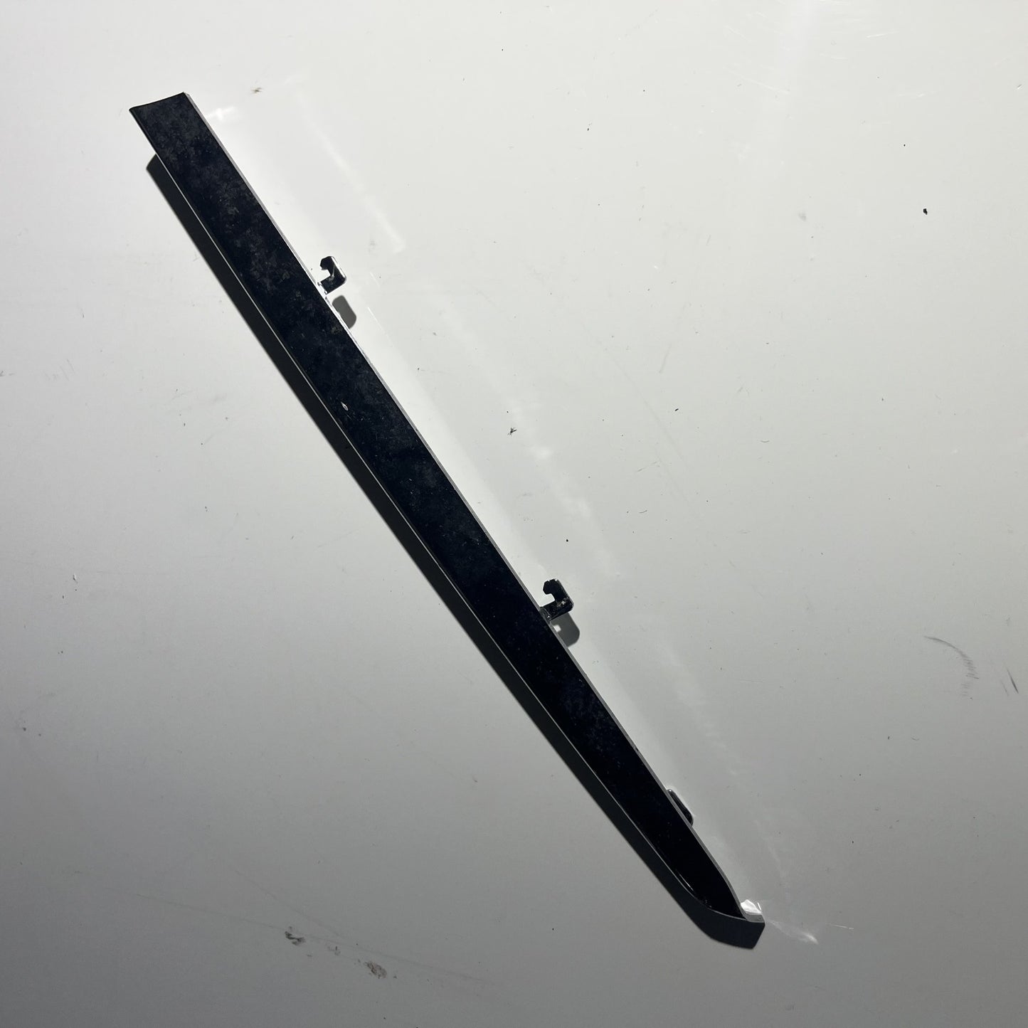 TRIM STRIP RI