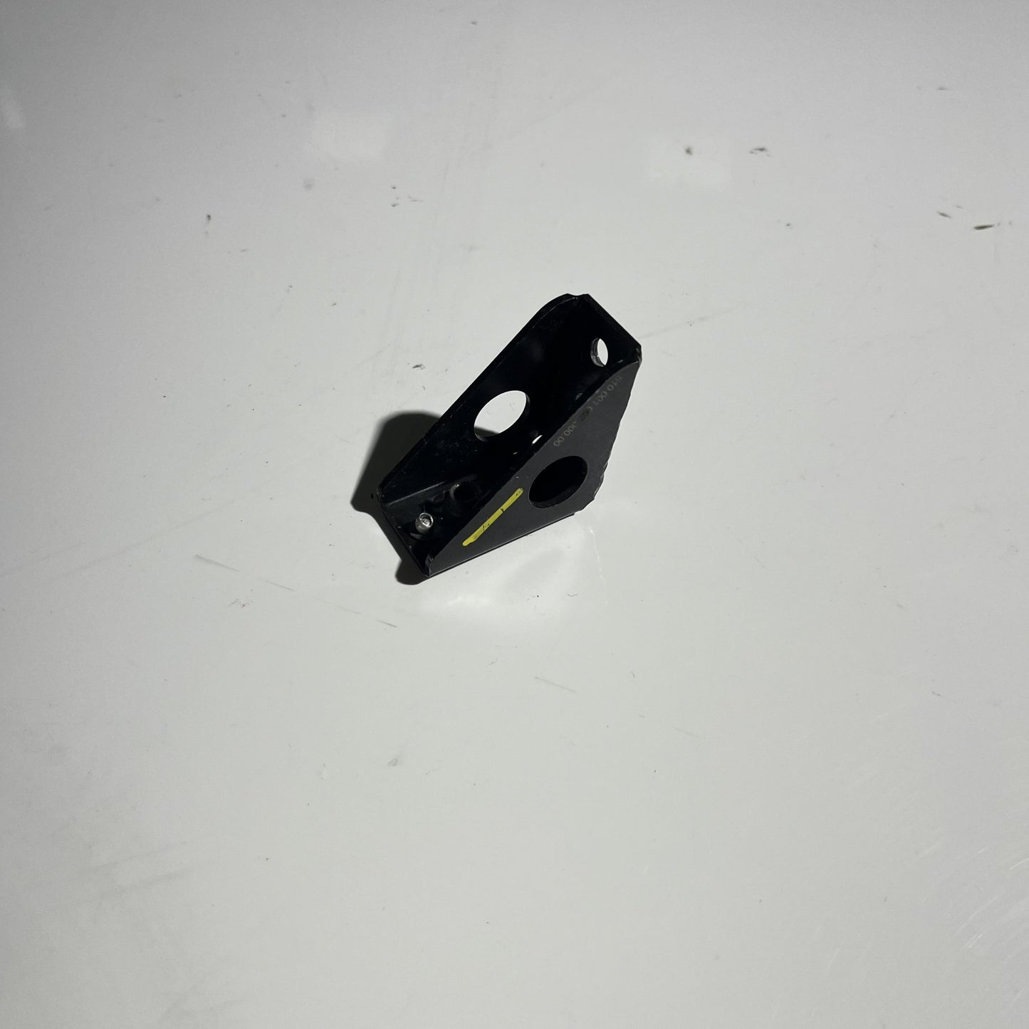 BRACKET FRONT DIFFUSER OUTER
